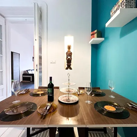 Vintage Pest - Center