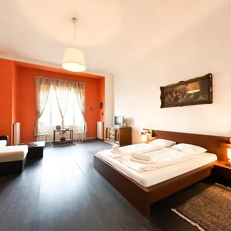 Vintage Pest - Center *